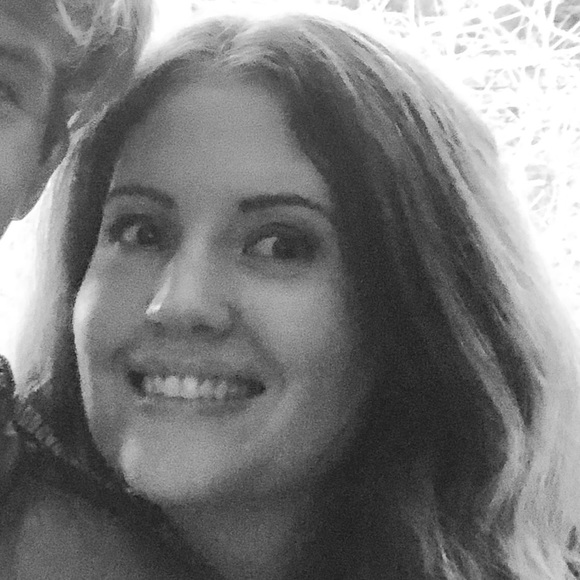 Meet your Posher, Erin - Picture 2 of 6